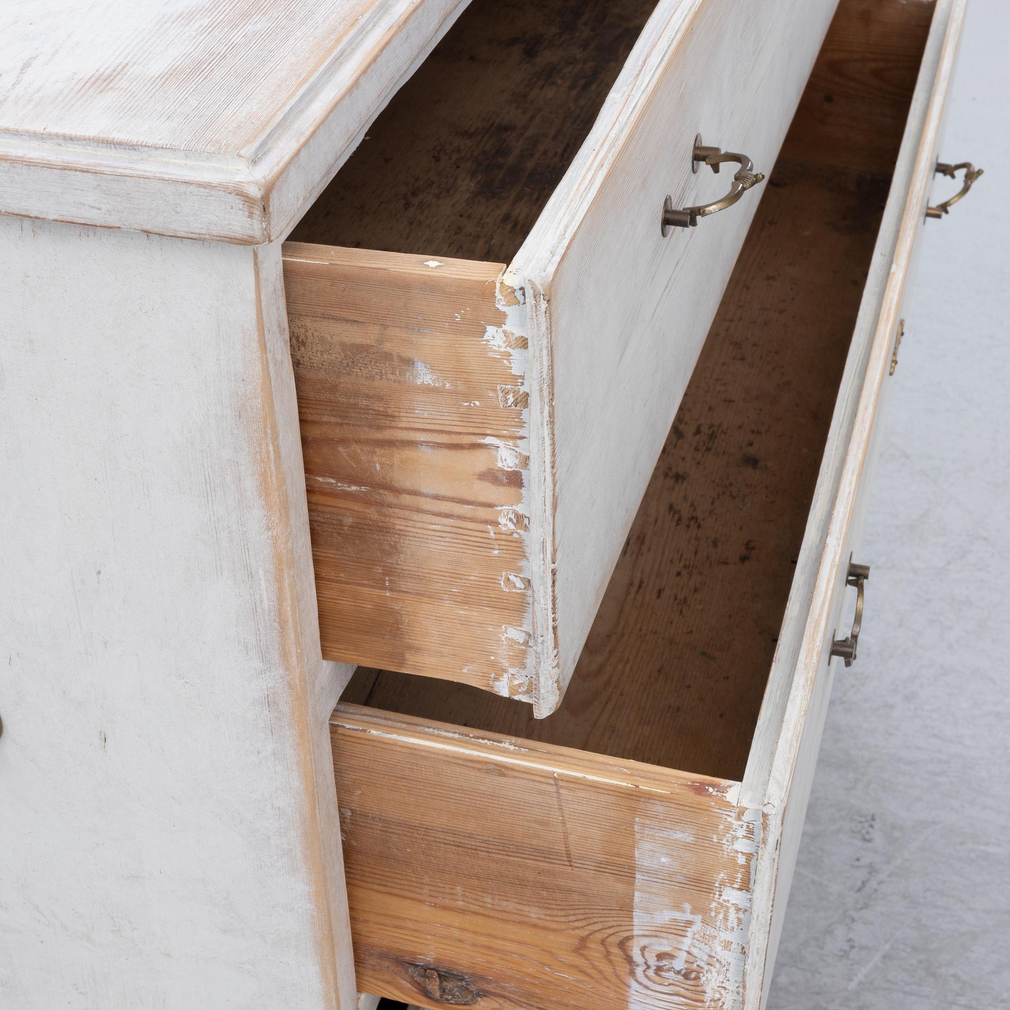 Chest of drawers, 19th century.