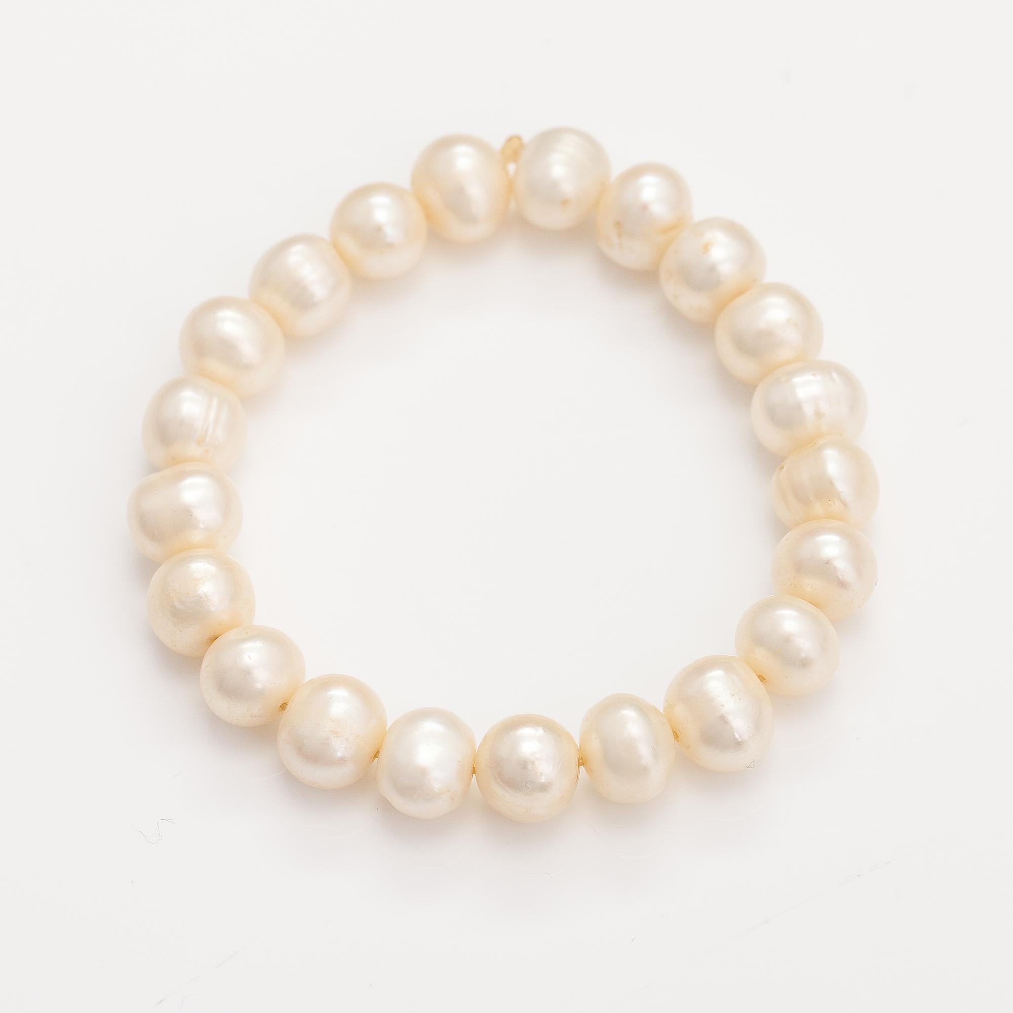 HELMINAUHA ja -RANNEKORU, viljellyt helmet ja metallia.