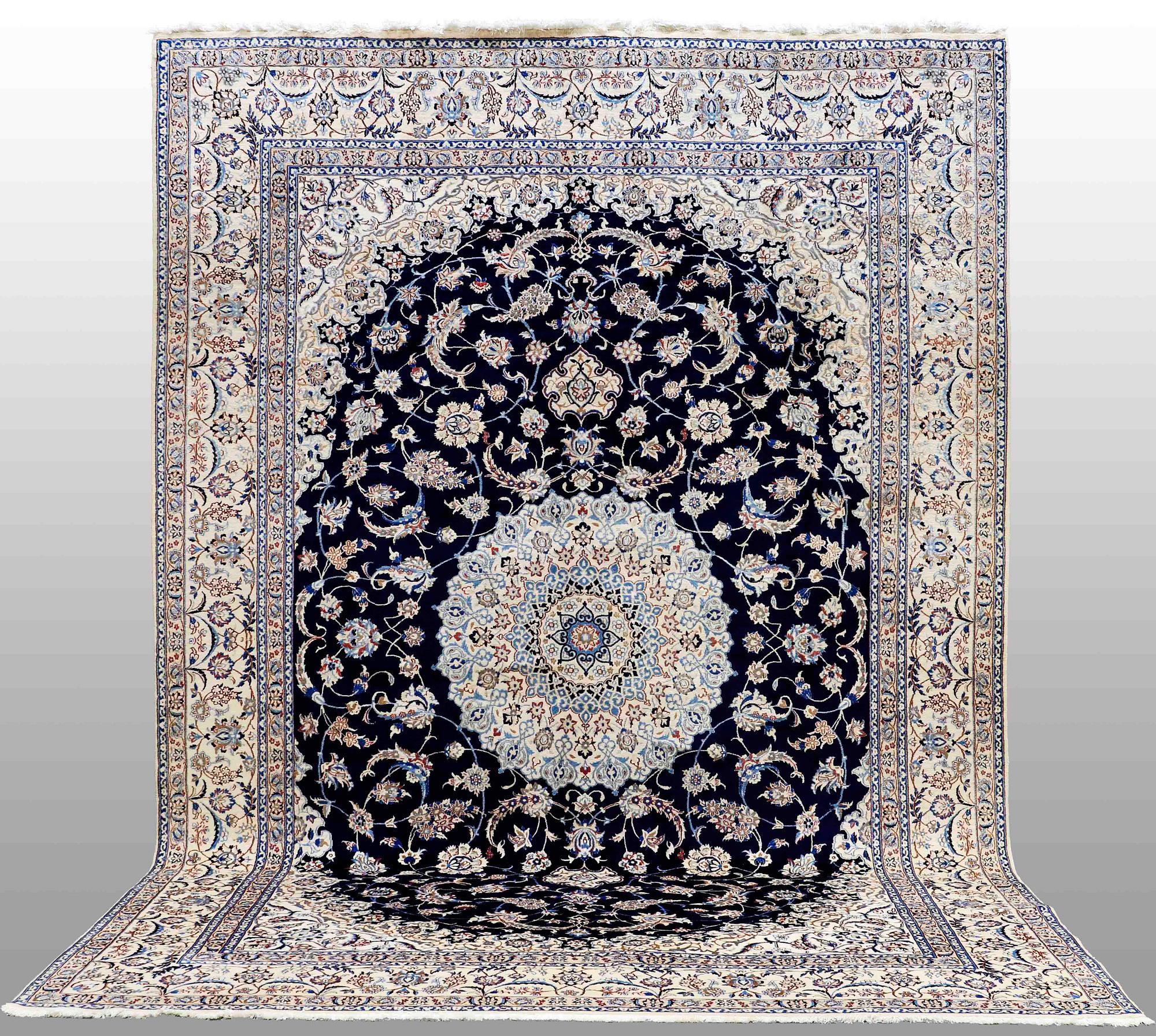 MATTA, Nain, part silk , s.k 9 LAA ,  430 x 300 cm.