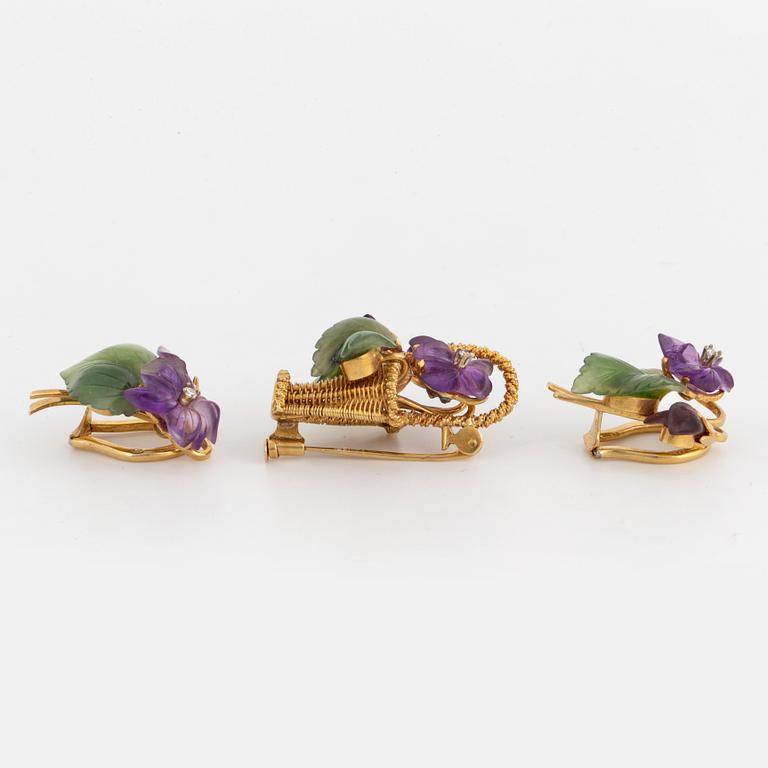 A set flower basket brooch and earings, with carved amethyst, nephrite and eight-cut diamonds.