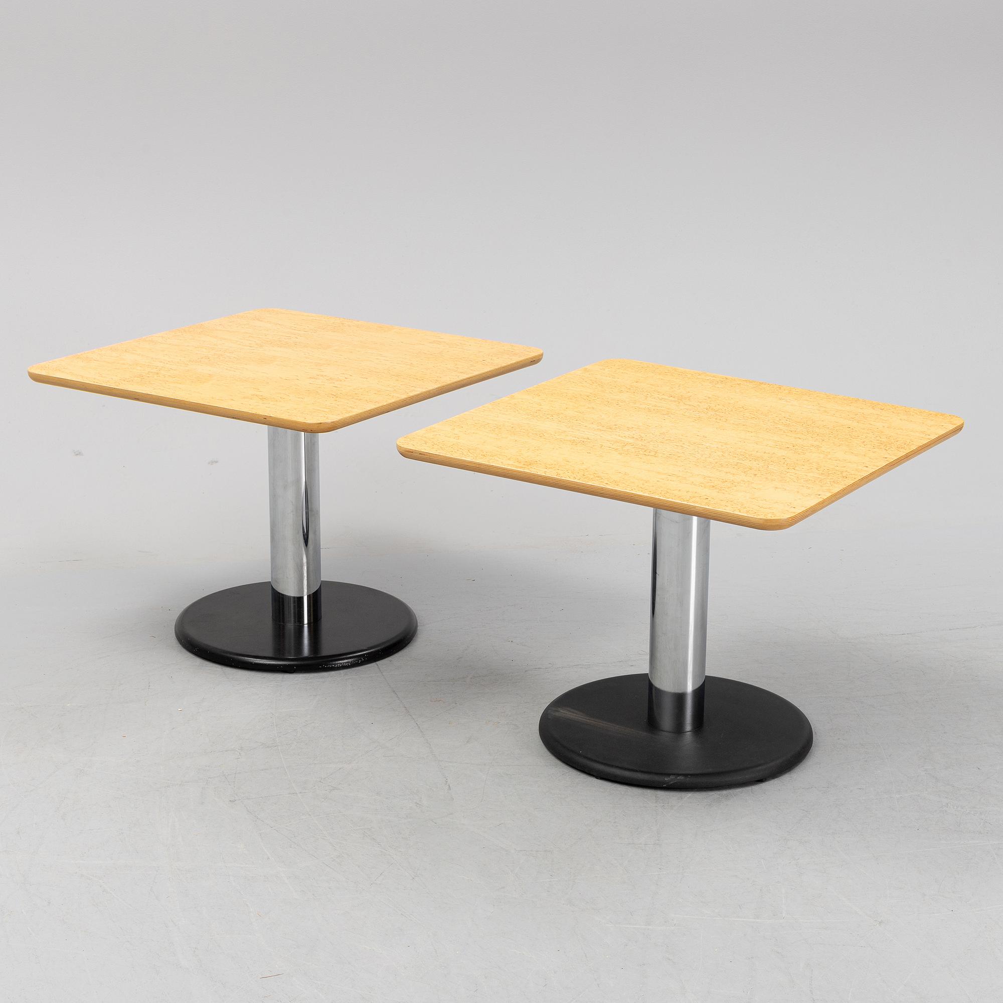 A pair of coffee tables from Lammhults, 1990's.