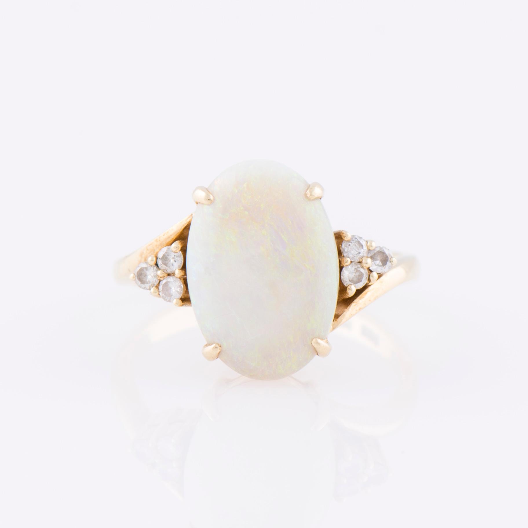 RING, opal, briljantslipade diamanter, 14K guld.