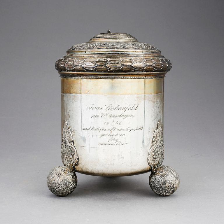 STOP, silver, CG Hallberg, Stockholm, 1938. Vikt 1200 g.