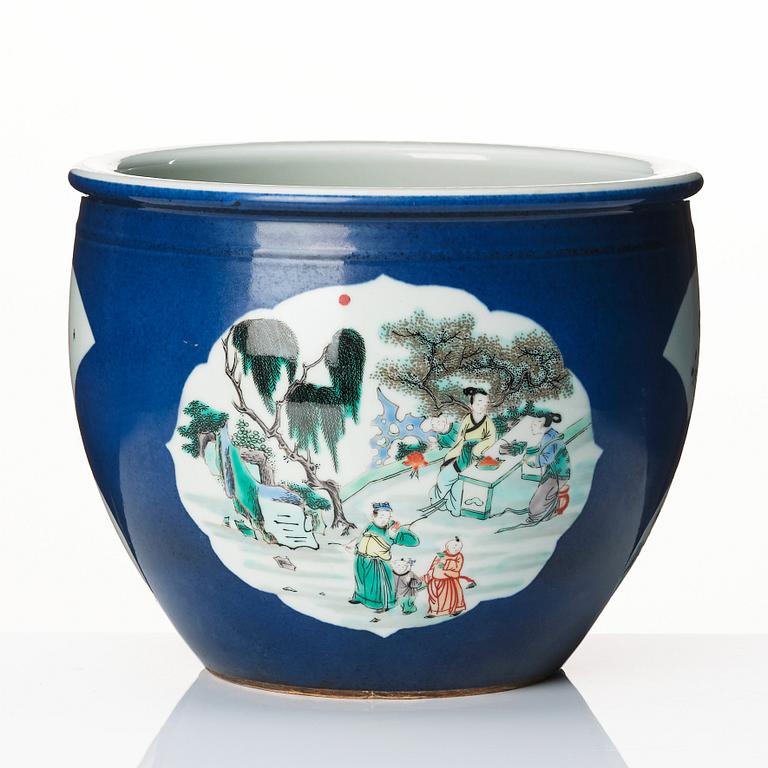 A powder blue flower pot, late Qing dynasty, circa 1900.