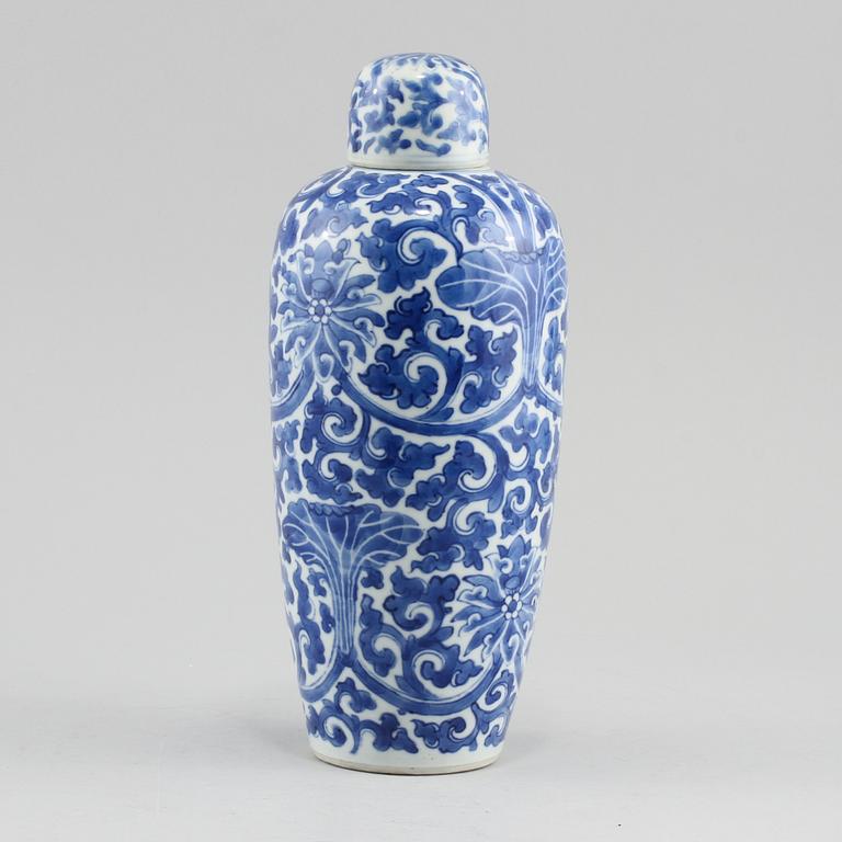 LOCKURNA, porslin, Kina 1800/1900-tal.