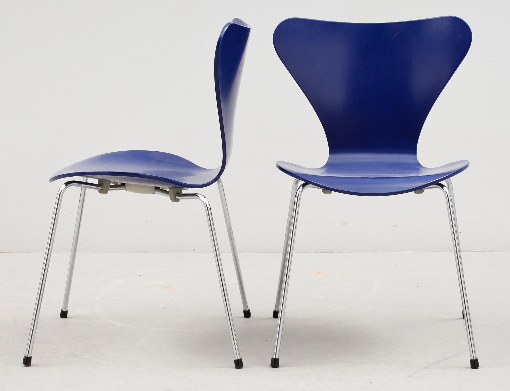 STOLAR, ett par, "Sjuan", Arne Jacobsen, Fritz Hansen, 1991.