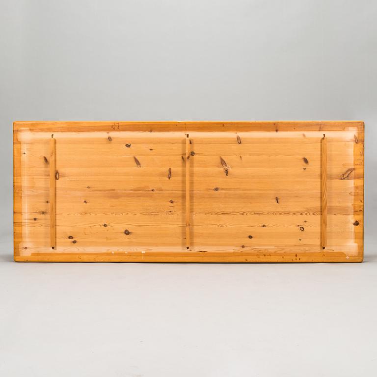 Ben af Schultén,a late 20th century '852' dining table for Artek.