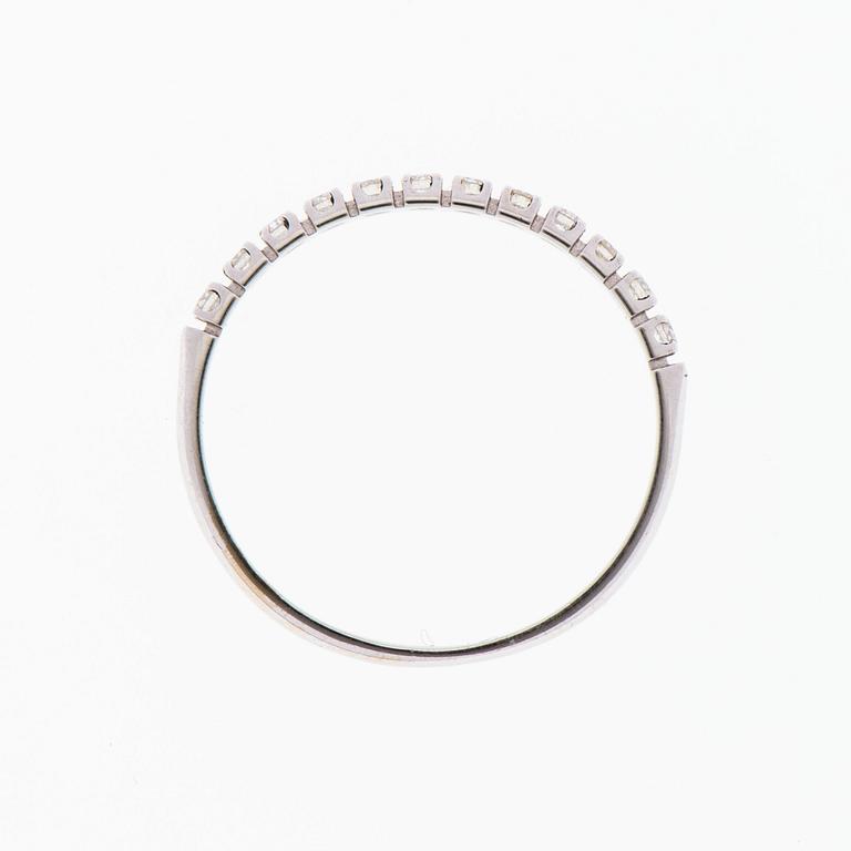 RING, briljantslipade diamanter, 18K vitguld. Elis Kauppi, Kupittaan Kulta 1985.
