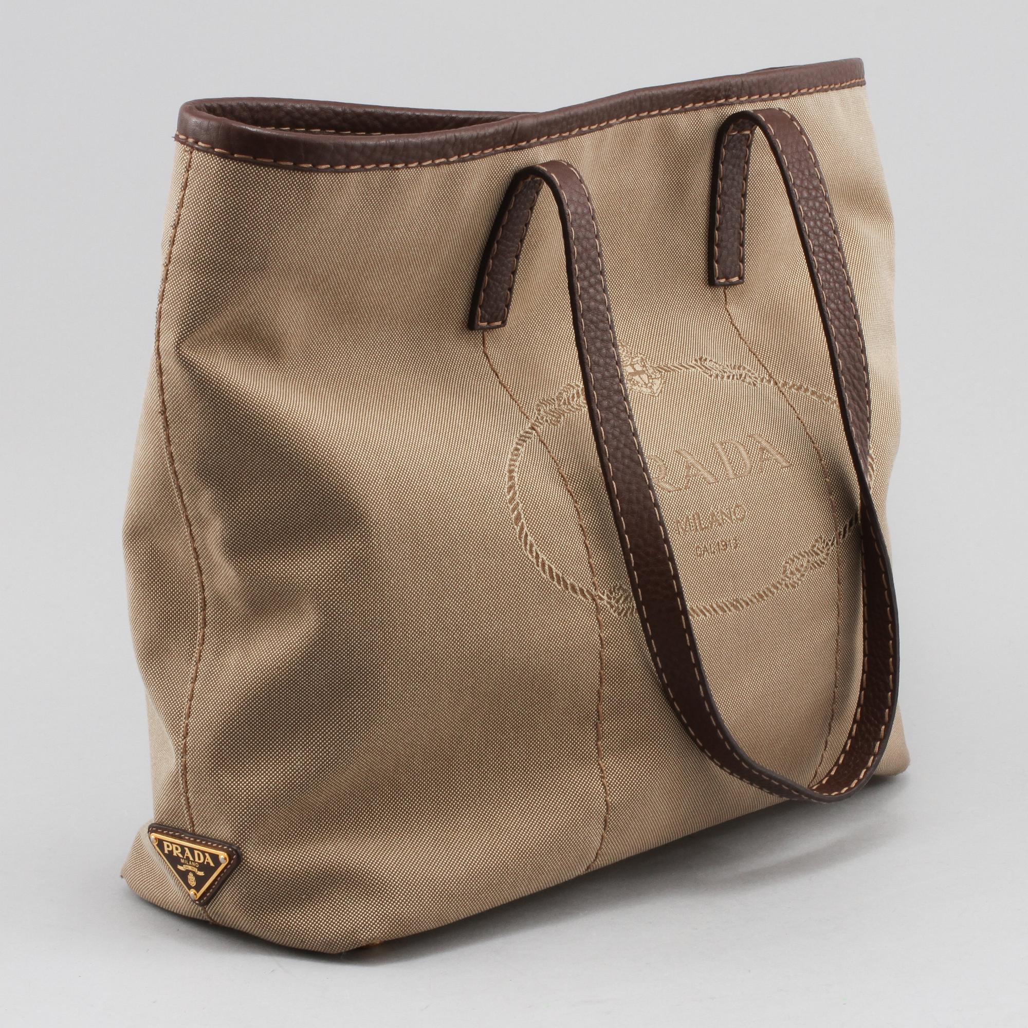 HANDVÄSKA, Prada, Milano, Italien, 2000-tal.