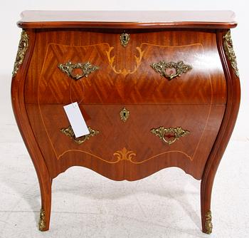 BYRÅ, rokokostil, 1900-tal.