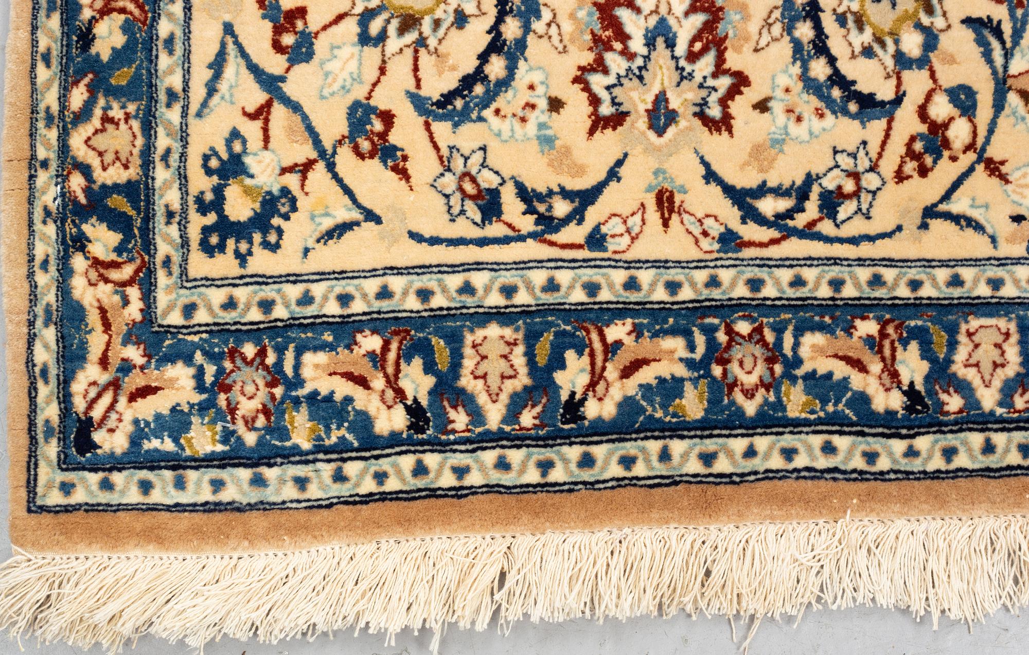 Matto, semi-antique/old Nain, part silk, ca 250,5 x 162 cm.