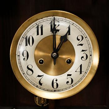 VÄGGPENDYL, med pendel nyrenässans, 1800-talets slut.