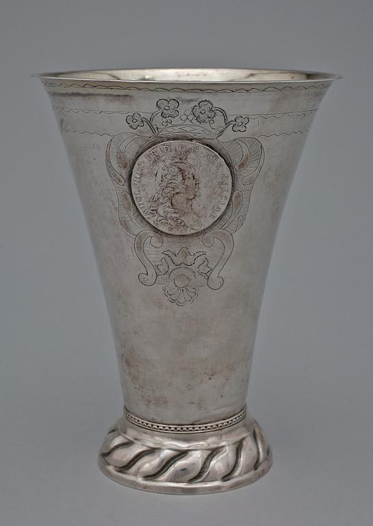 BÄGARE, silver, Jöns Holmberg, Ängelholm 1768. Vikt ca 270 gram.