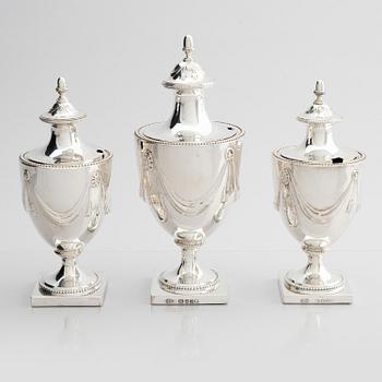 Bordsgarnityr, 3 delar, silver, troligen George Gray, London, England, 1787.