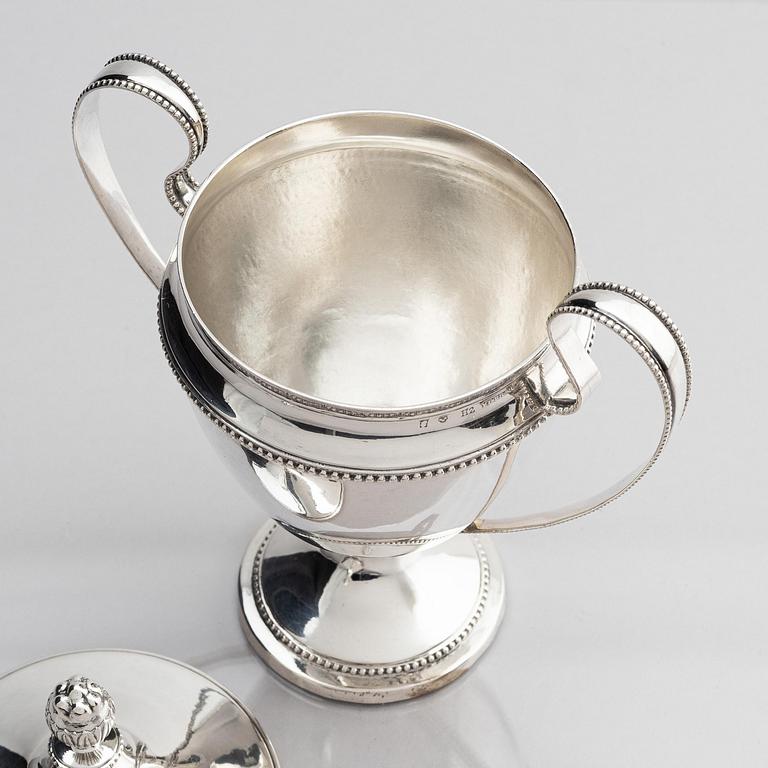 Olof Yttraeus, sockerskål med lock, silver, Uppsala 1790. Gustaviansk.