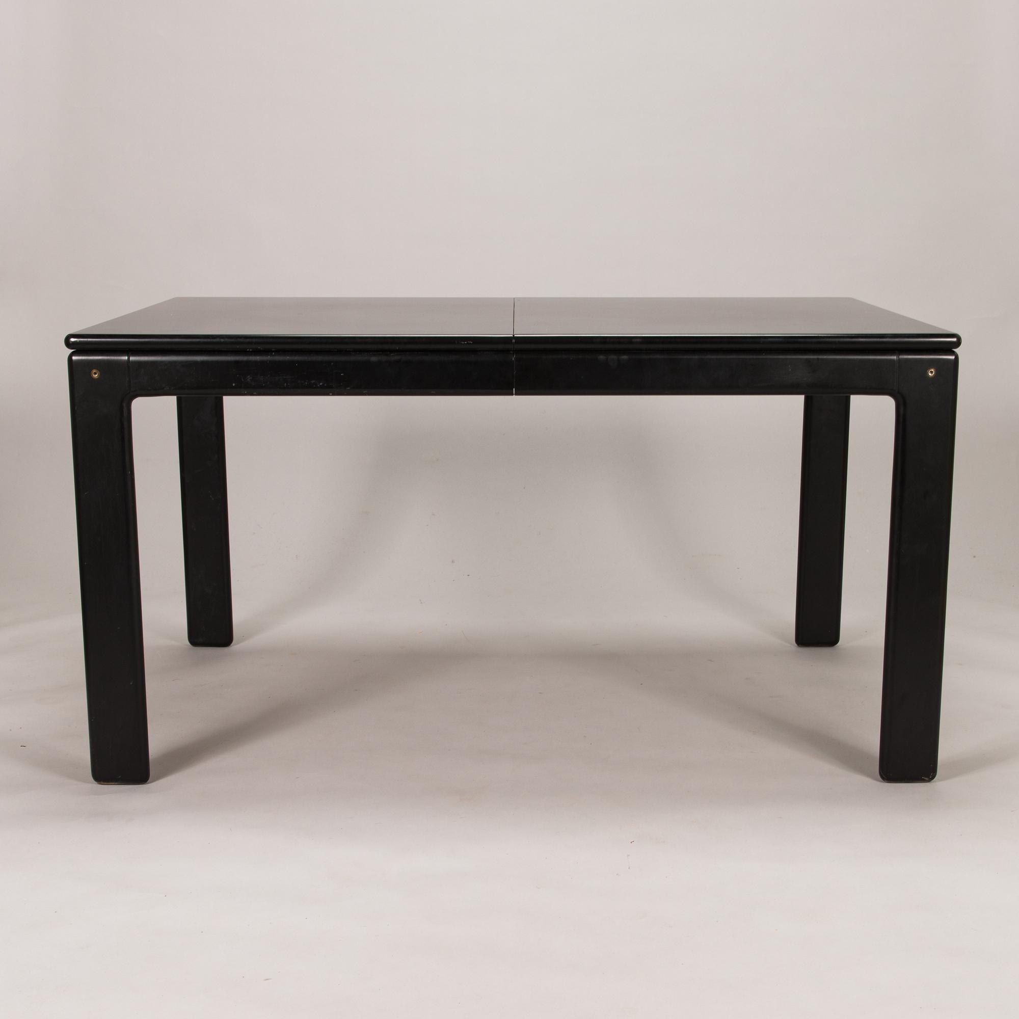 Eero Aarnio, A 1970's dinner table and six chairs "Flamingo" for Asko.