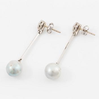 Earrings, a pair, 18K white gold with pearls and brilliant-cut diamonds.