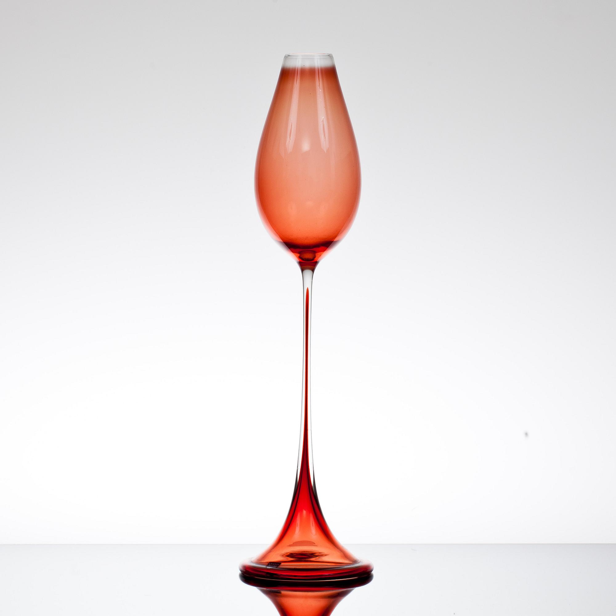 A Nils Landberg glass goblet, Orrefors.