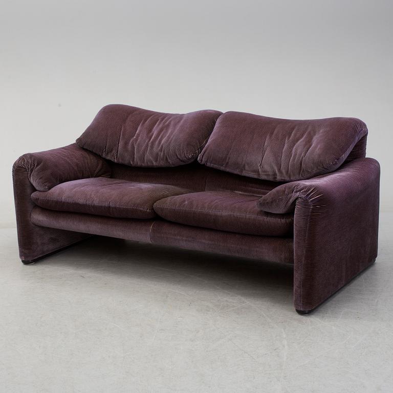A second half of the 20th century 'Maralunga' sofa my Vico Magistretti for Cassina, Italy. designed 1973.