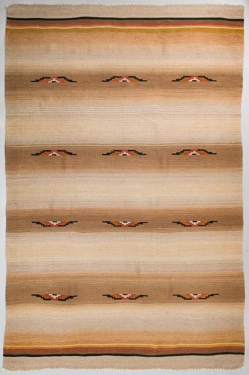 A 1930s Finnish flat weave carpet probably Kodiksamin Mattokutomo.  Circa 290x195 cm.