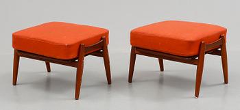 FOTPALLAR, ett par, "GE-240"/"Cigarren", Hans J Wegner, 1900-talets andra hälft.