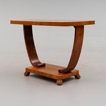 BORD, 1900-talets första hälft.
