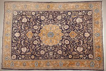 MATTA, Keshan, ca 380x265 cm.