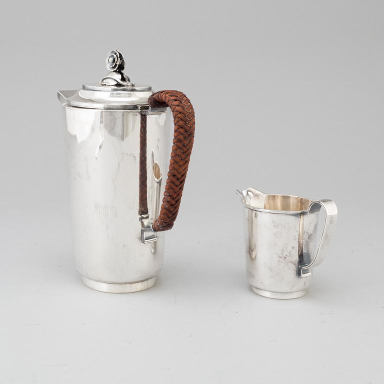 PER SKÖLD, kaffeservis, 
2 delar, silver, för Carlman Silversmide Aktiebolag, Stockholm, 1958.
