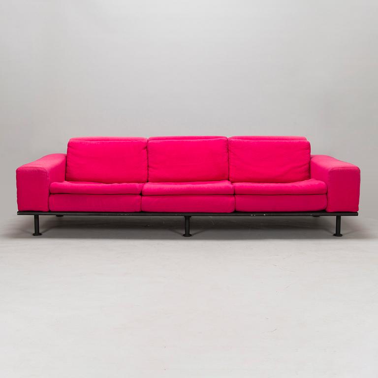 Yrjö Kukkapuro, a 'Variatio' sofa for Haimi, around 1970. Design year 1969.