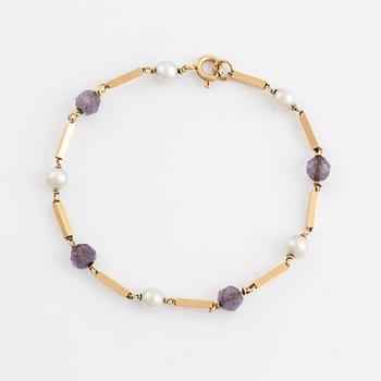 18K gold, amethyst and pearl bracelet.
