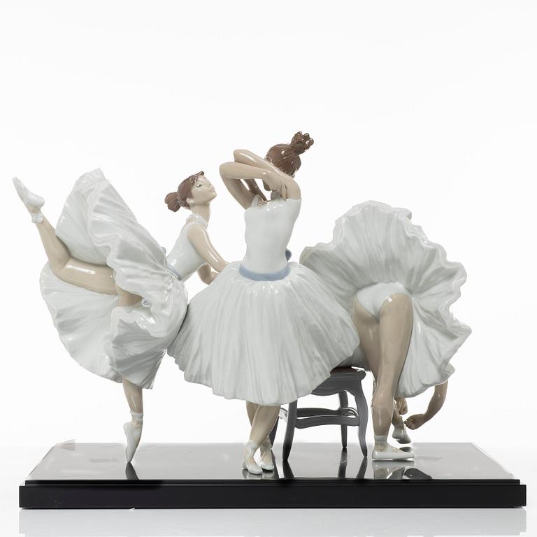José Luis Santes, figurine, "Backstage ballet", Lladró, Spain.