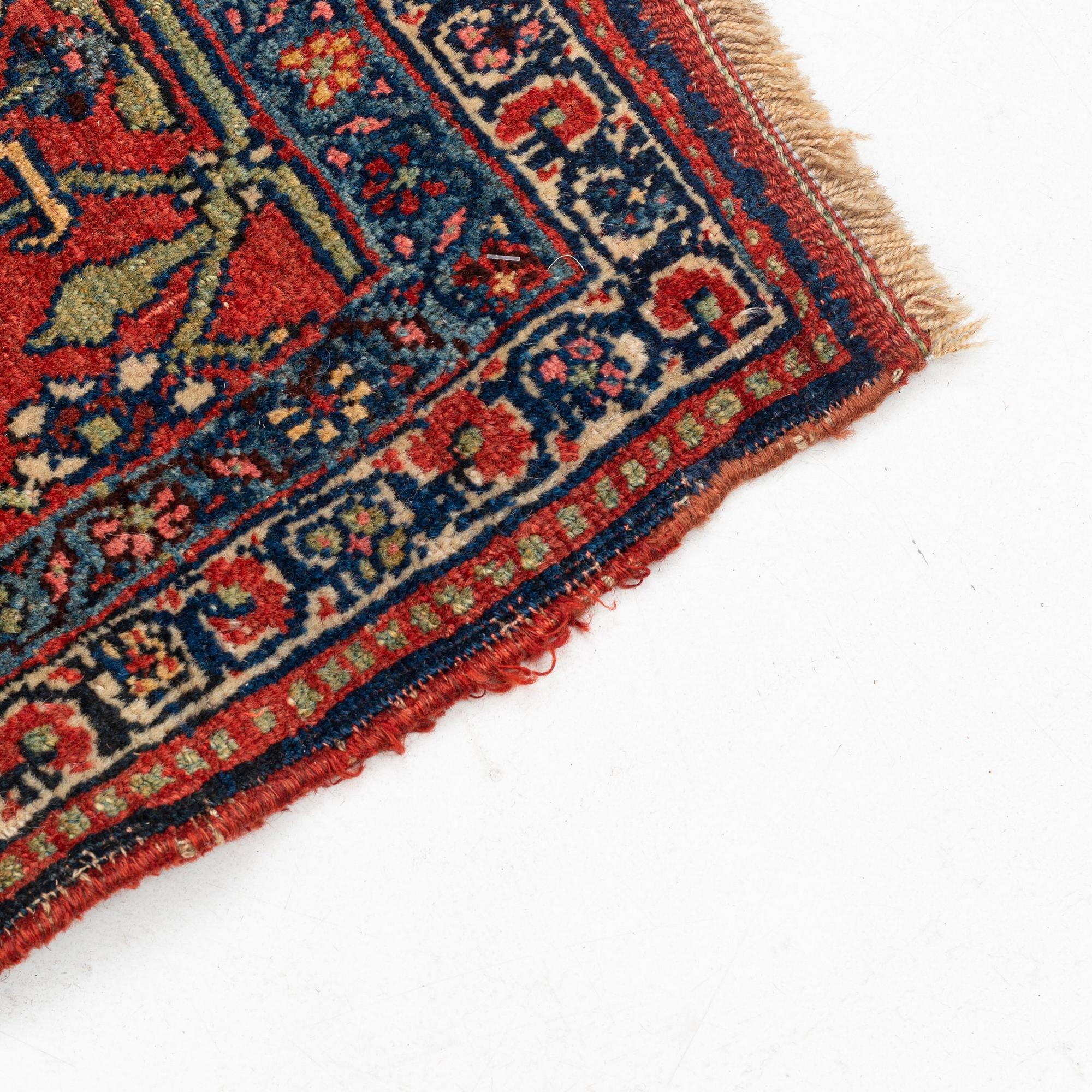 An antique Bidjar carpet, ca 251-260 x 136 cm.