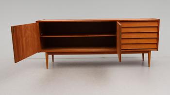 SIDEBOARD, 1900-talets mitt.