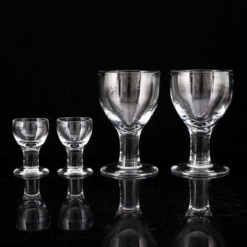 SIGNE PERSSON-MELIN, vinglas, 14 st, samt snapsglas, 11 st, "Ruben", Boda glasbruk 1960-70-tal.