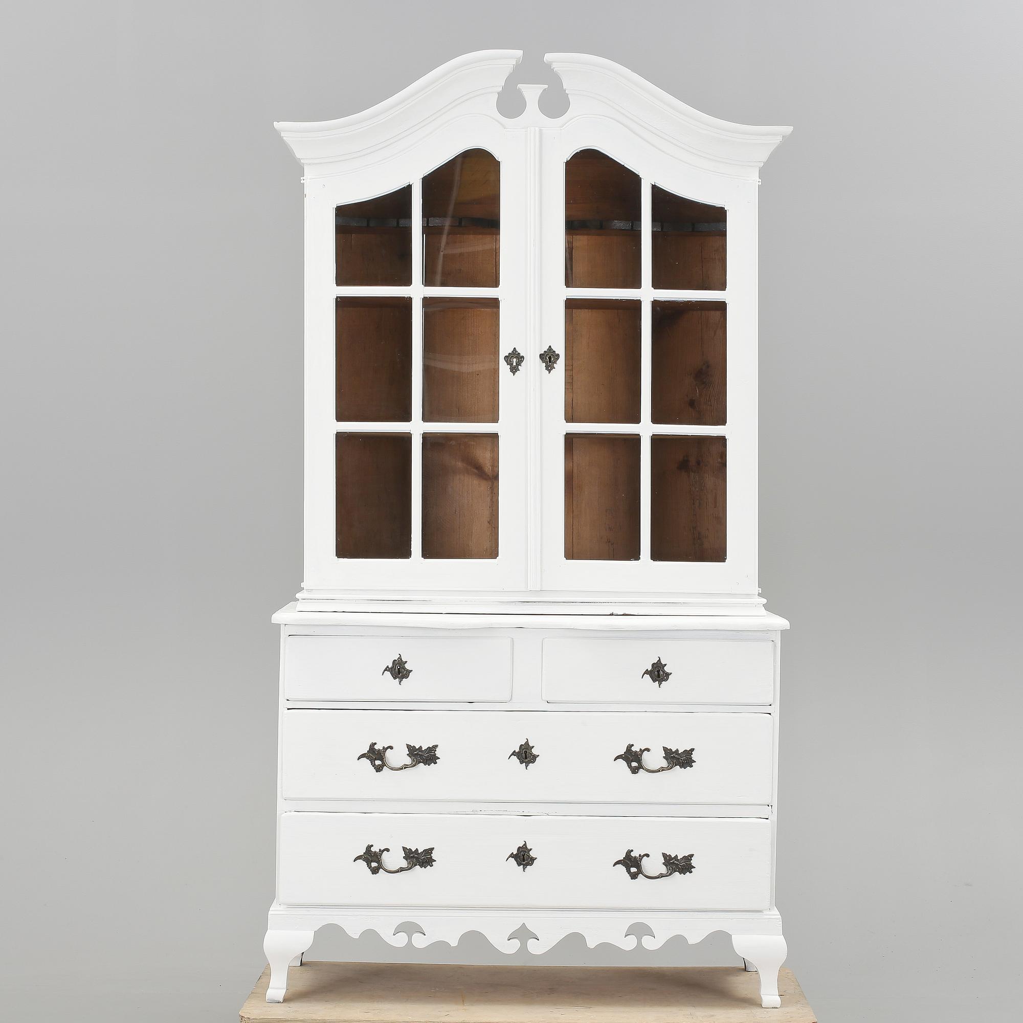 VITRINSKÅP, rokokostil, 1800-tal.