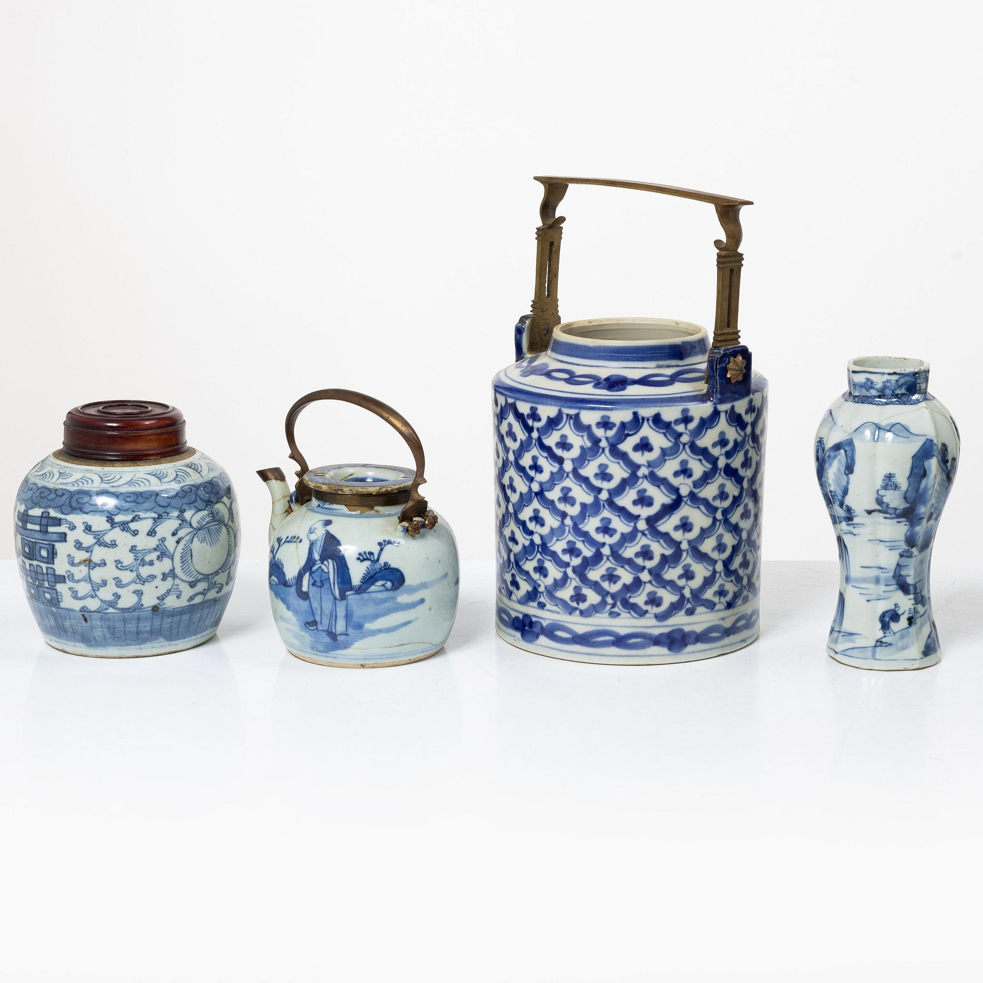 A group of eleven porcelain pieces, China, 18th-19th century.