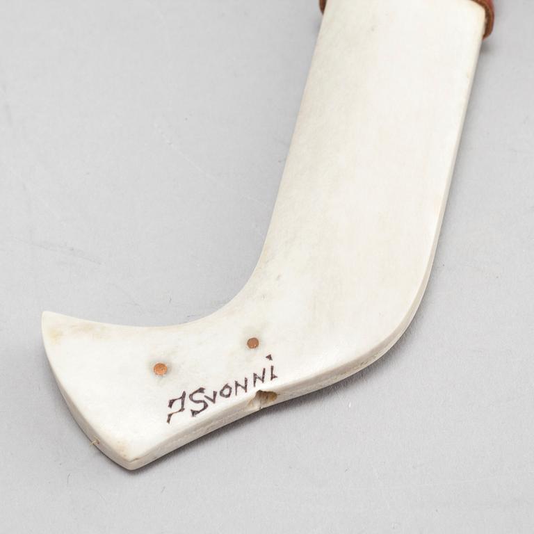 INGVAR SVONNI, kniv, signerad J Svonni.
