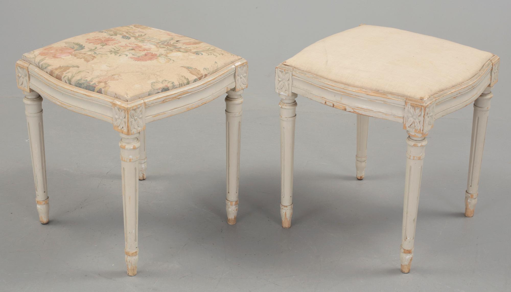 TABURETTER, ett par gustaviansk stil, 1900-talets första hälft.