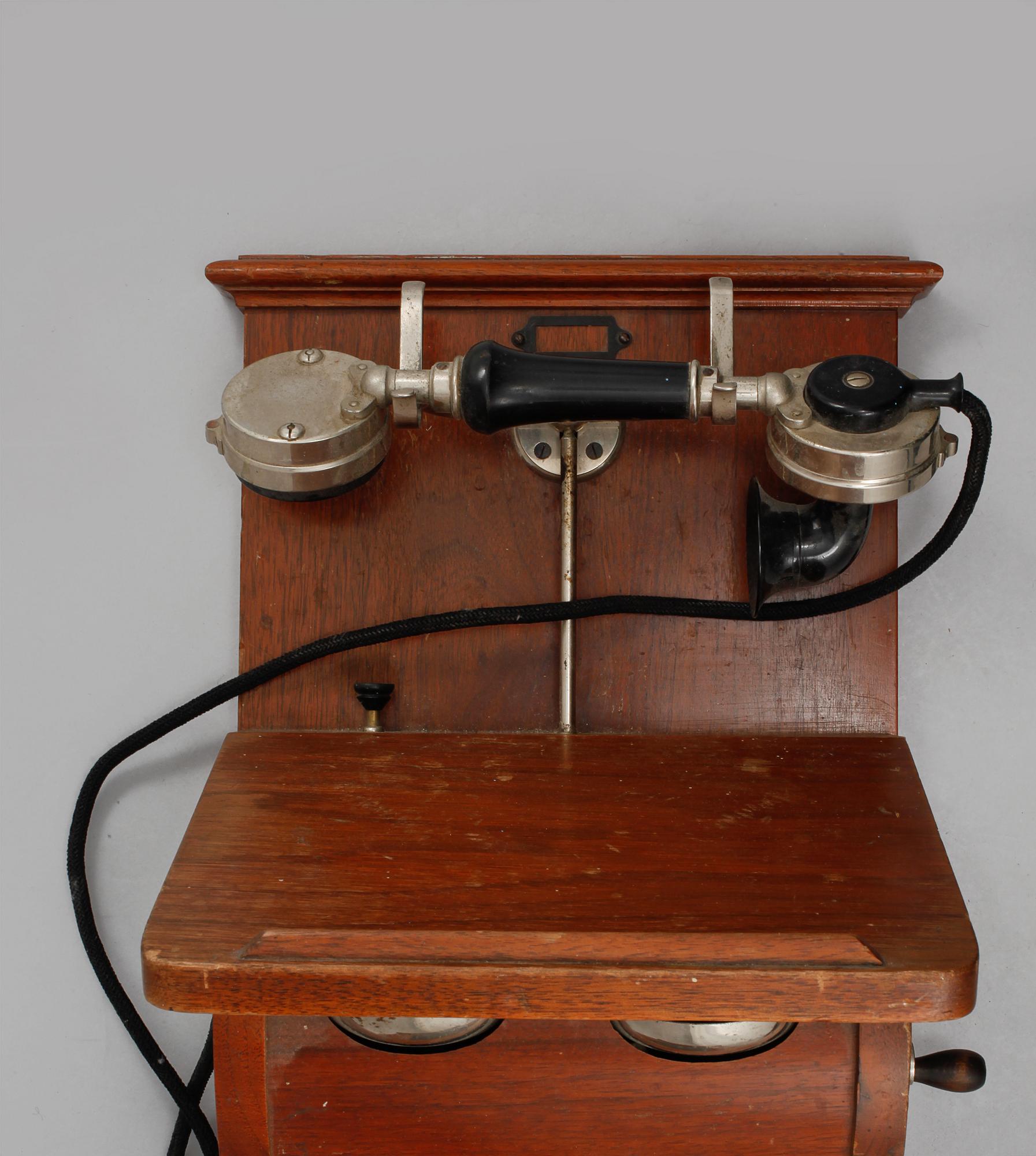 VÄGGTELEFON, Telegrafverkets verkstad, Nynäshamn, 1900-talets början.