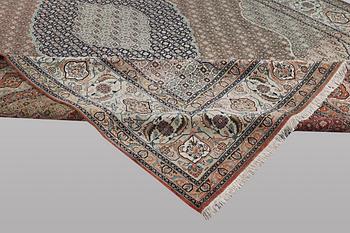 A carpet, Tabriz, part silk, 50 raj, ca 414 x 300 cm.