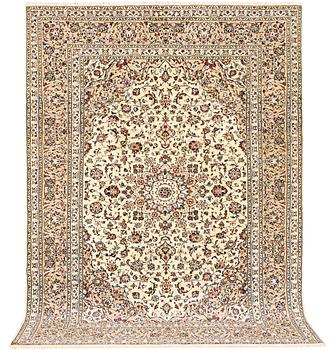 A Kashan carpet, c. 283 x 195 cm.