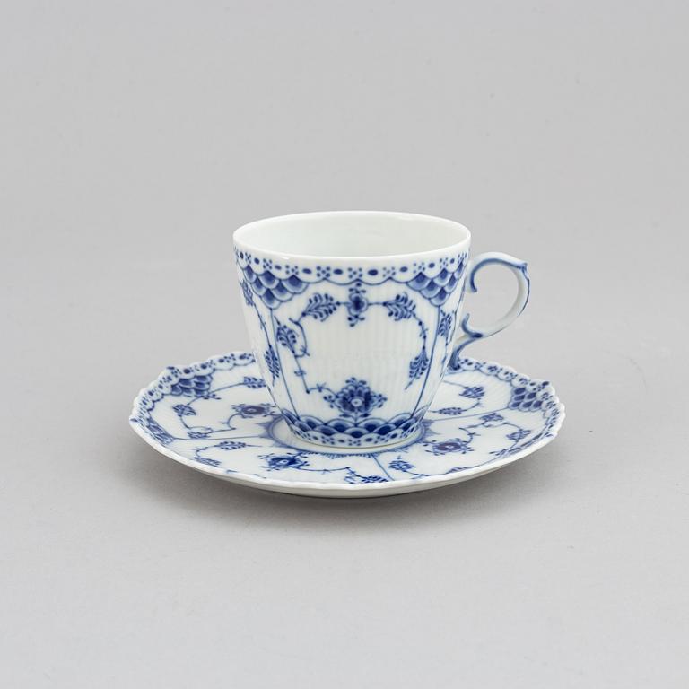 Royal Copenhagen, a part 'Musselmalet' coffee and tea service, Denmark (57 pieces).