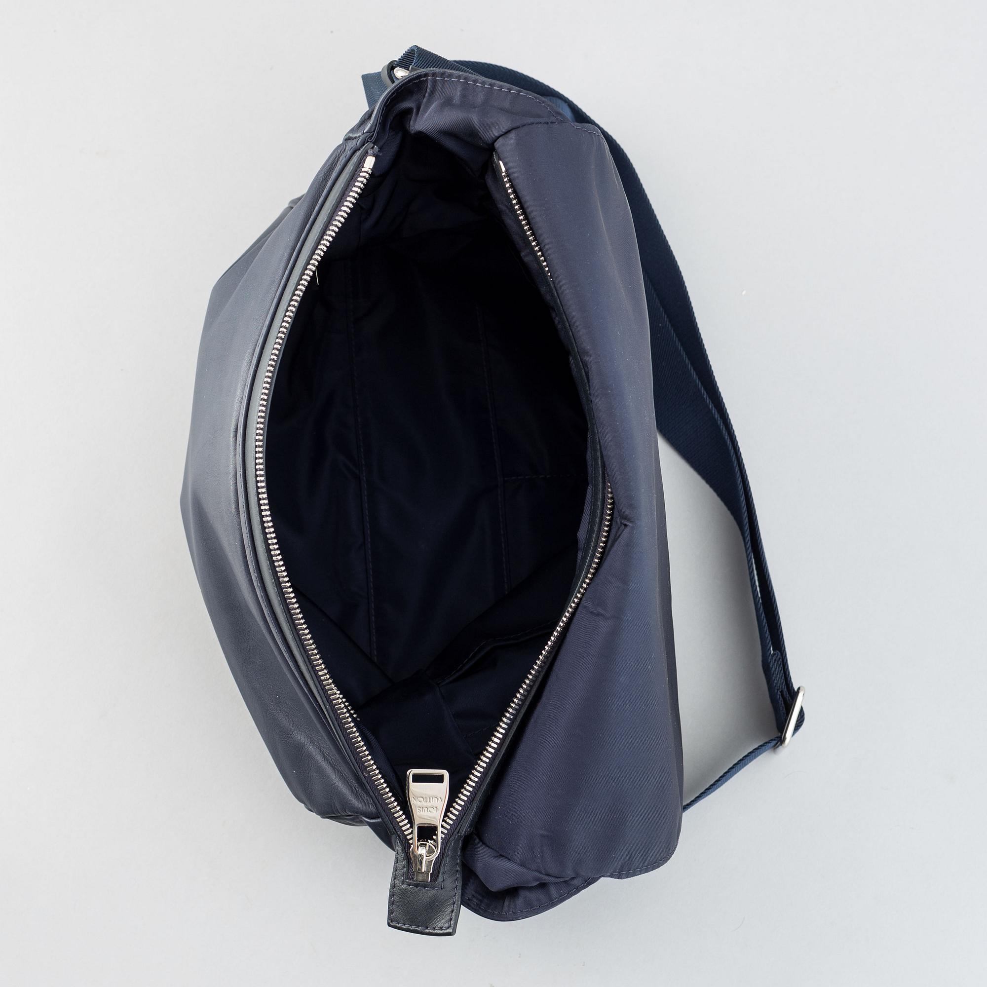 Louis Vuitton, messenger bag, Americas Cup, 2017.