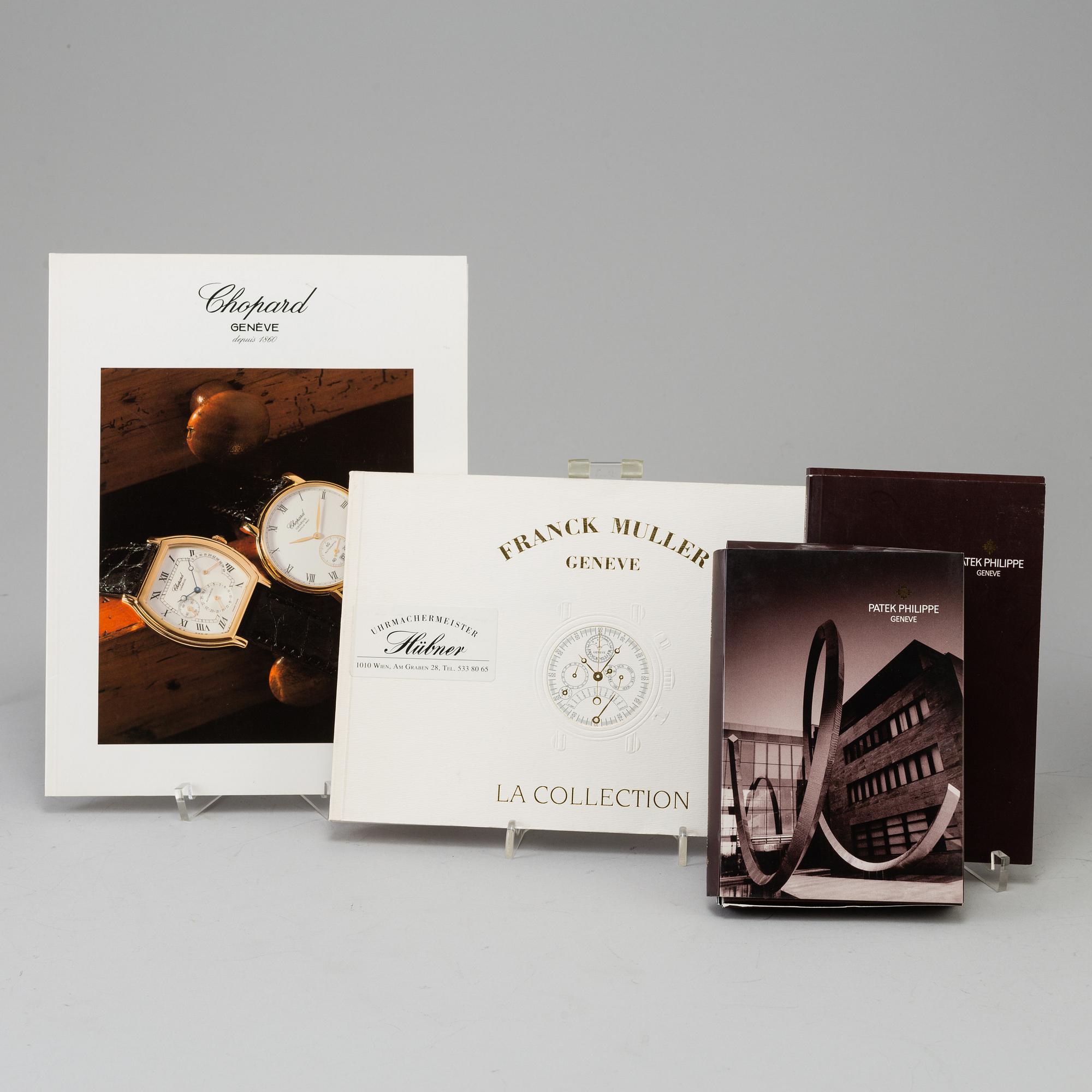 A lot of eleven books and booklets regarding watches.