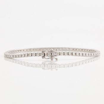 Tennis bracelet 18K white gold with brilliant-cut diamonds.