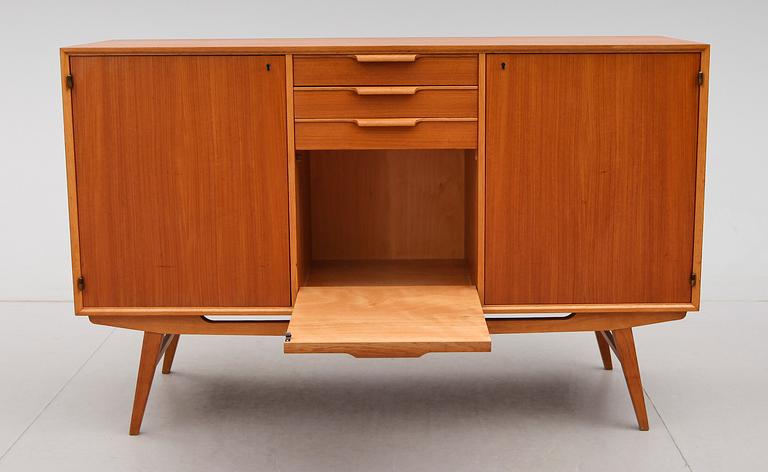 SIDEBOARD, 1900-talets andra hälft.