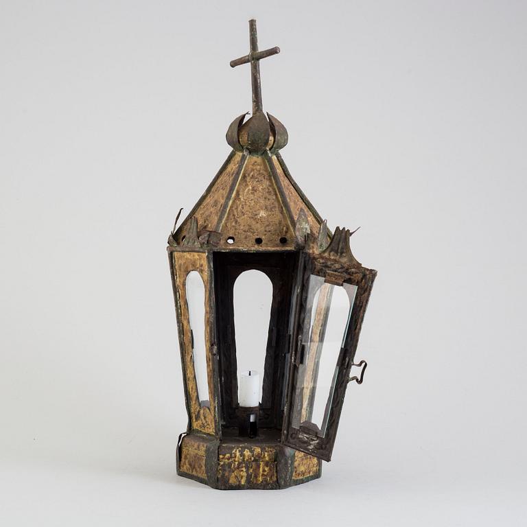 A LANTERN, late 19th century.