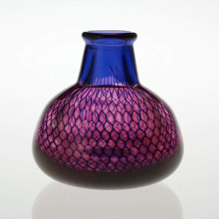 A Sven Palmqvist Kraka glass vase, Orrefors 1972.