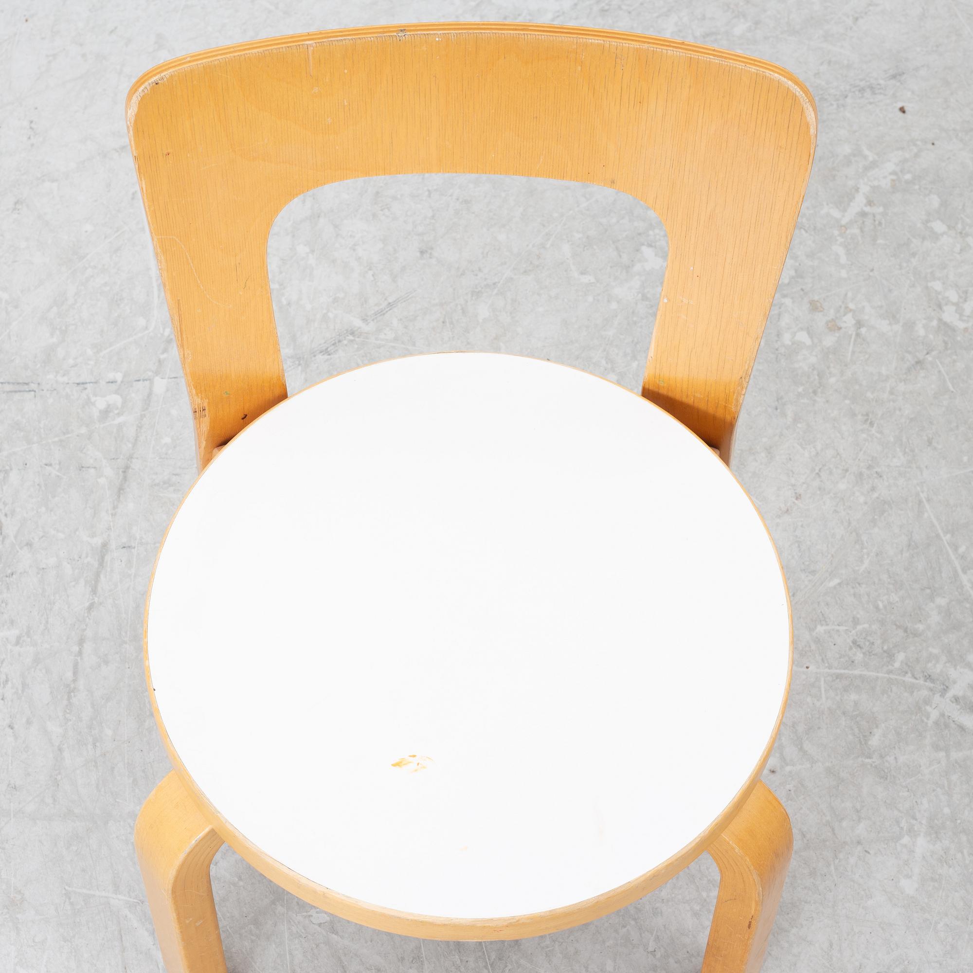 Alvar Aalto, a pair of model N65 children's chairs, Finland, later part of the 20th century.