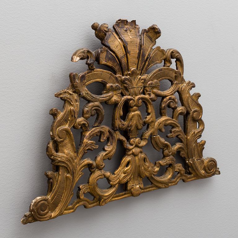The top part of a Baroque mirror, early 18th century.